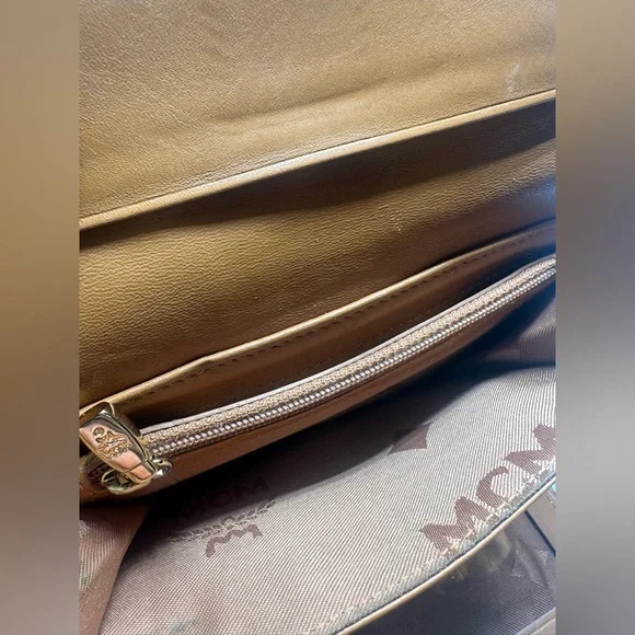 MCM Tote & Wallet Set - Picture 14 of 15